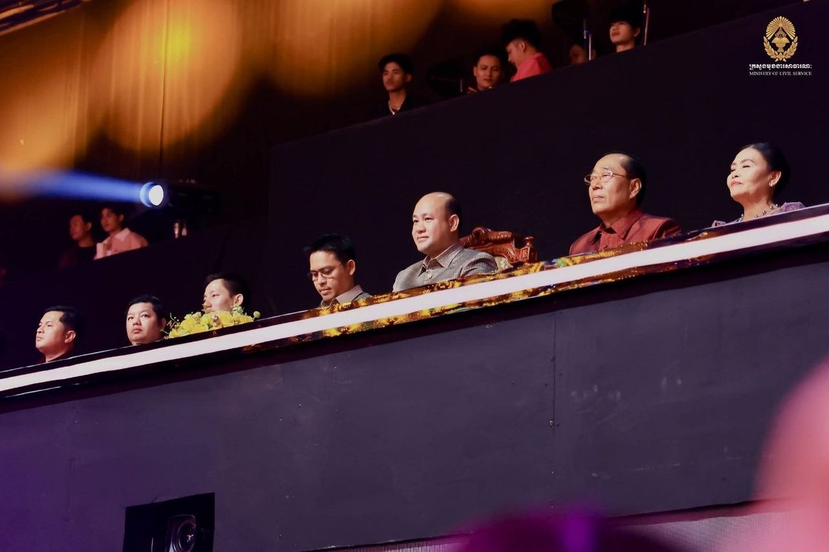 洪玛尼出席X Factor Cambodia决赛 鼓励青年追