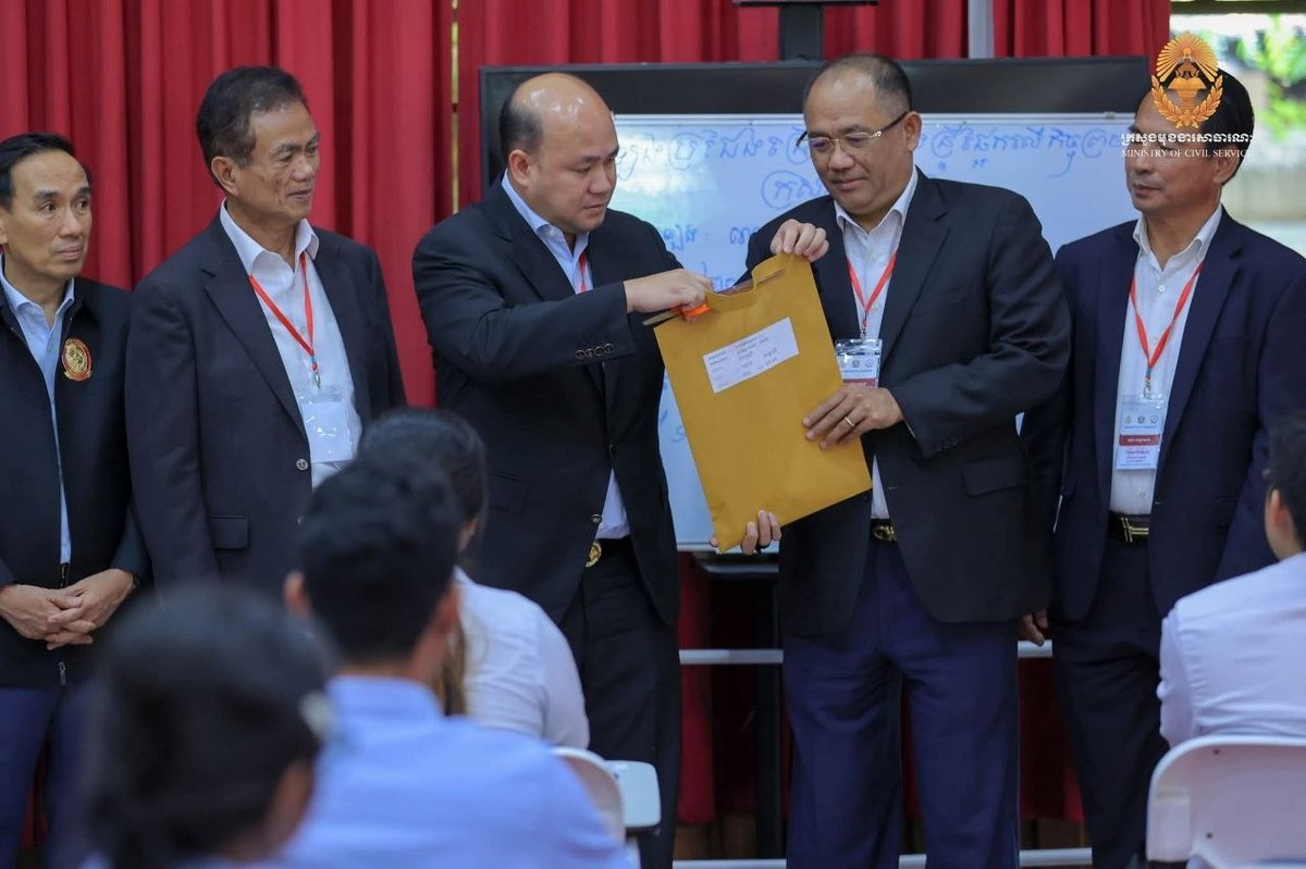 洪玛尼强调公务员考试透明度 确保选拔公平性