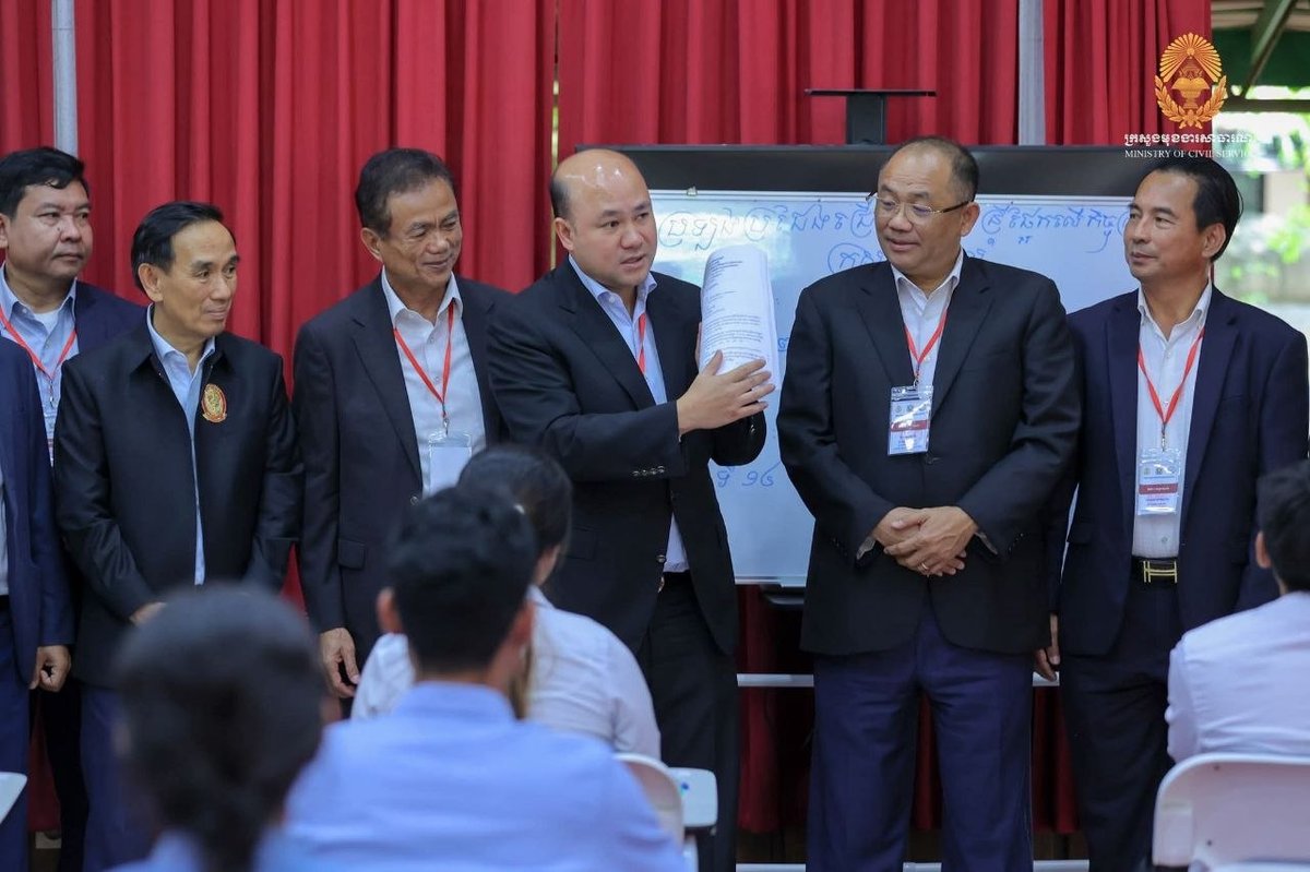 洪玛尼强调公务员考试透明度 确保选拔公平性