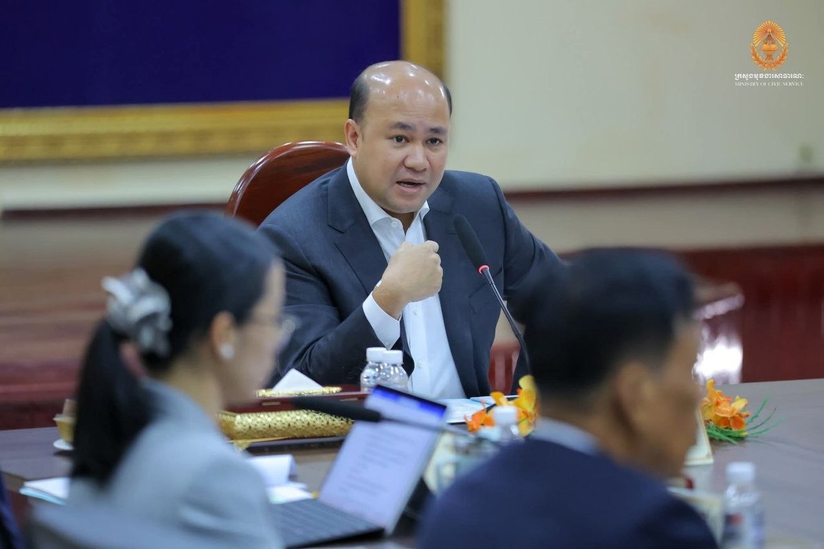 洪玛尼强调公共行政改革应对外部压力