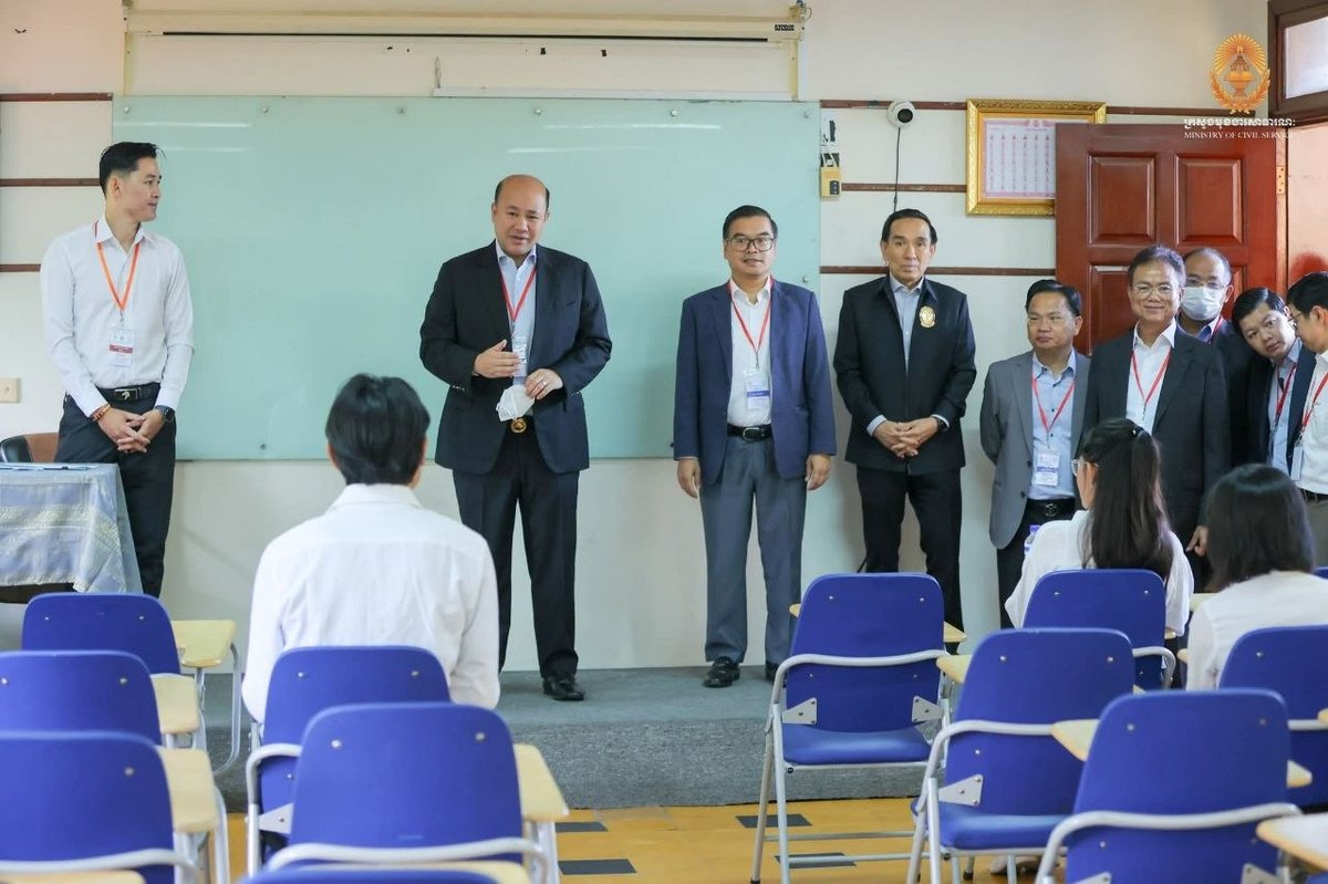 洪玛尼视察国家统计局公务员选拔面试流程
