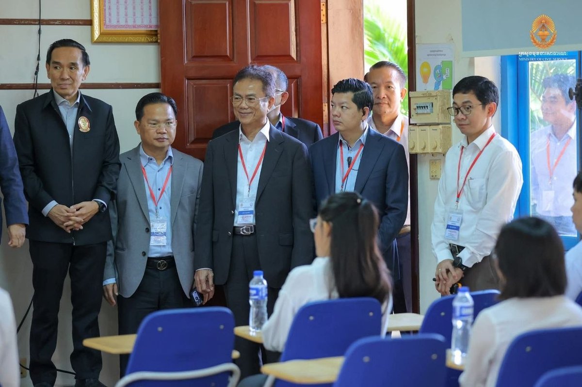 洪玛尼视察国家统计局公务员选拔面试流程