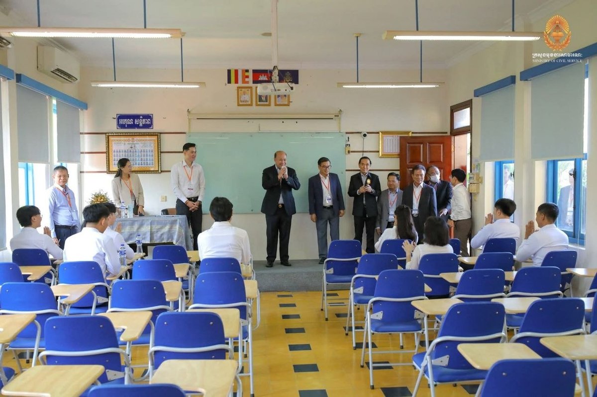洪玛尼视察国家统计局公务员选拔面试流程