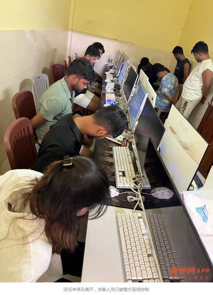 金边警方在BKK区突击行动中,捣毁一处电诈窝点,抓获18名孟