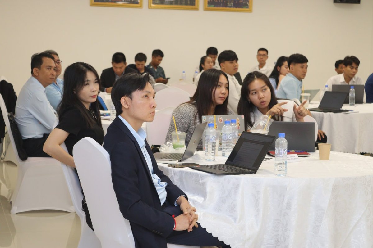 司法部部长出席悼念活动 慰问逝者家属
