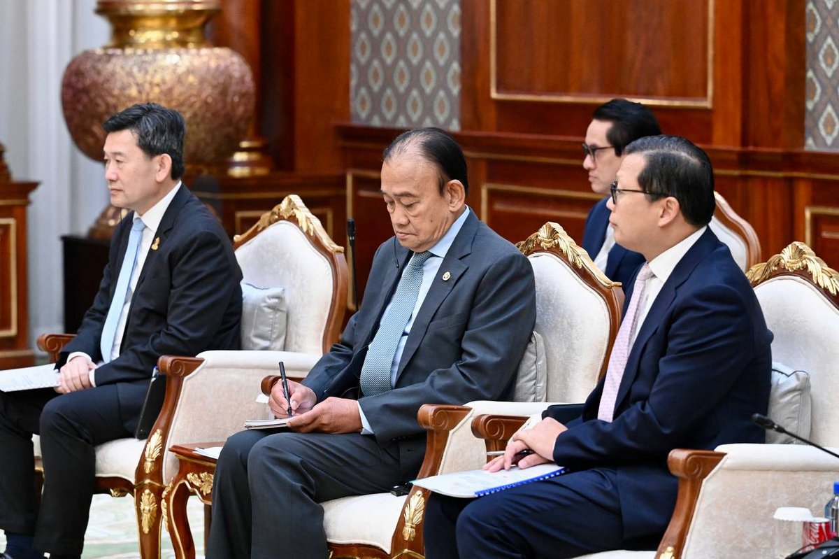 洪森代国家元首接见伊朗大使 接受国书递交
