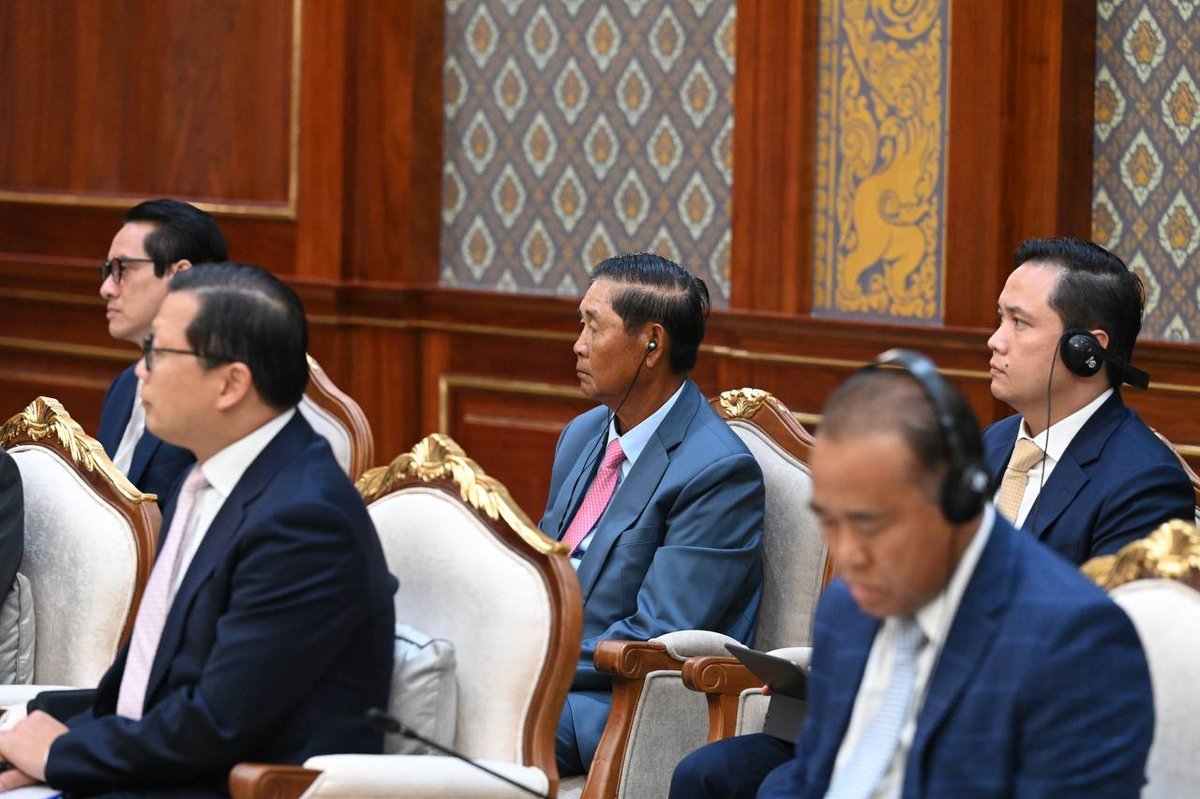 洪森代国家元首接见伊朗大使 接受国书递交