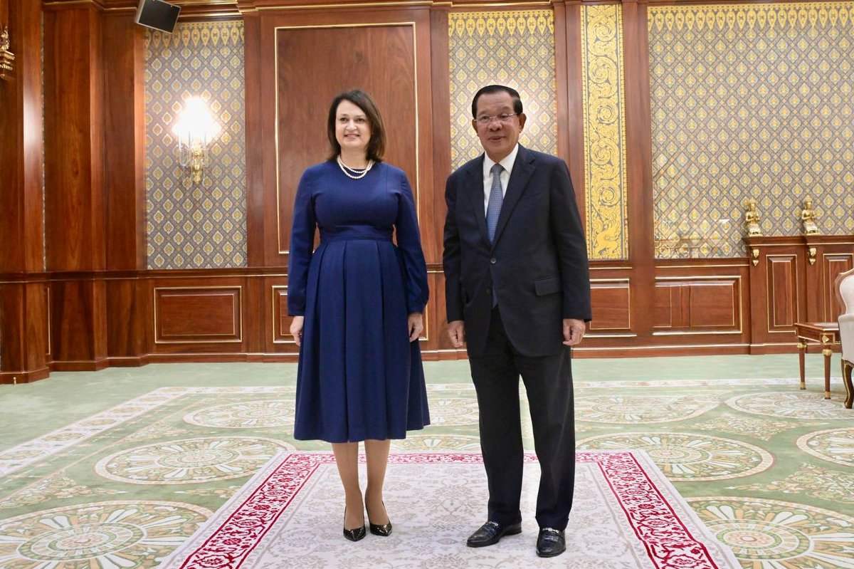 柬埔寨代国家元首洪森在金边会见塞浦路斯驻柬埔寨大使,并接受其