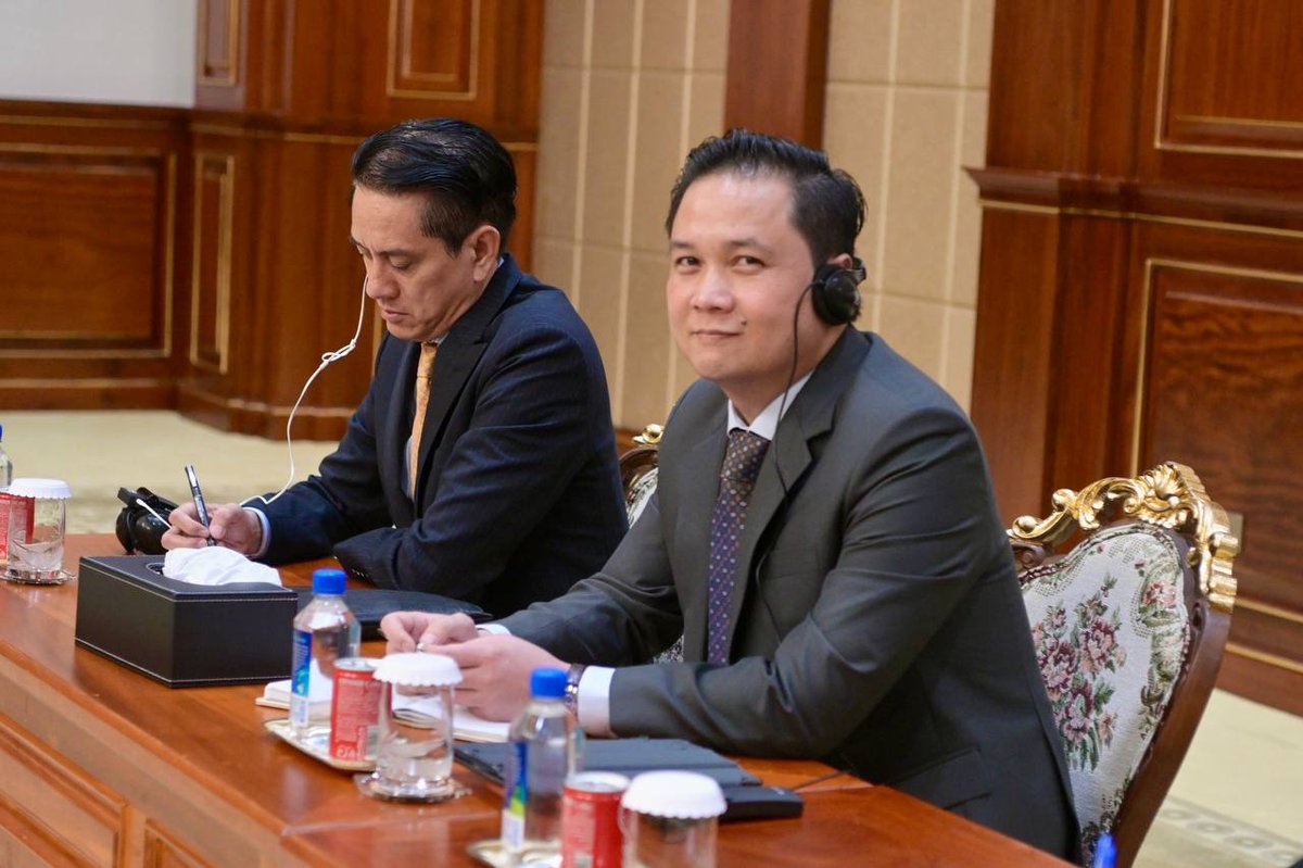 洪森会见韩国前国会议长 探讨双边合作关系