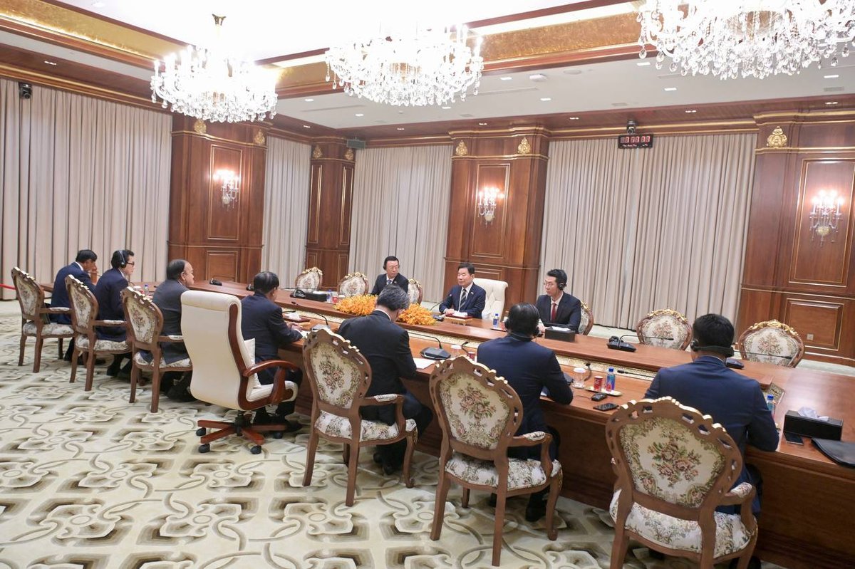 洪森会见韩国前国会议长 探讨双边合作关系