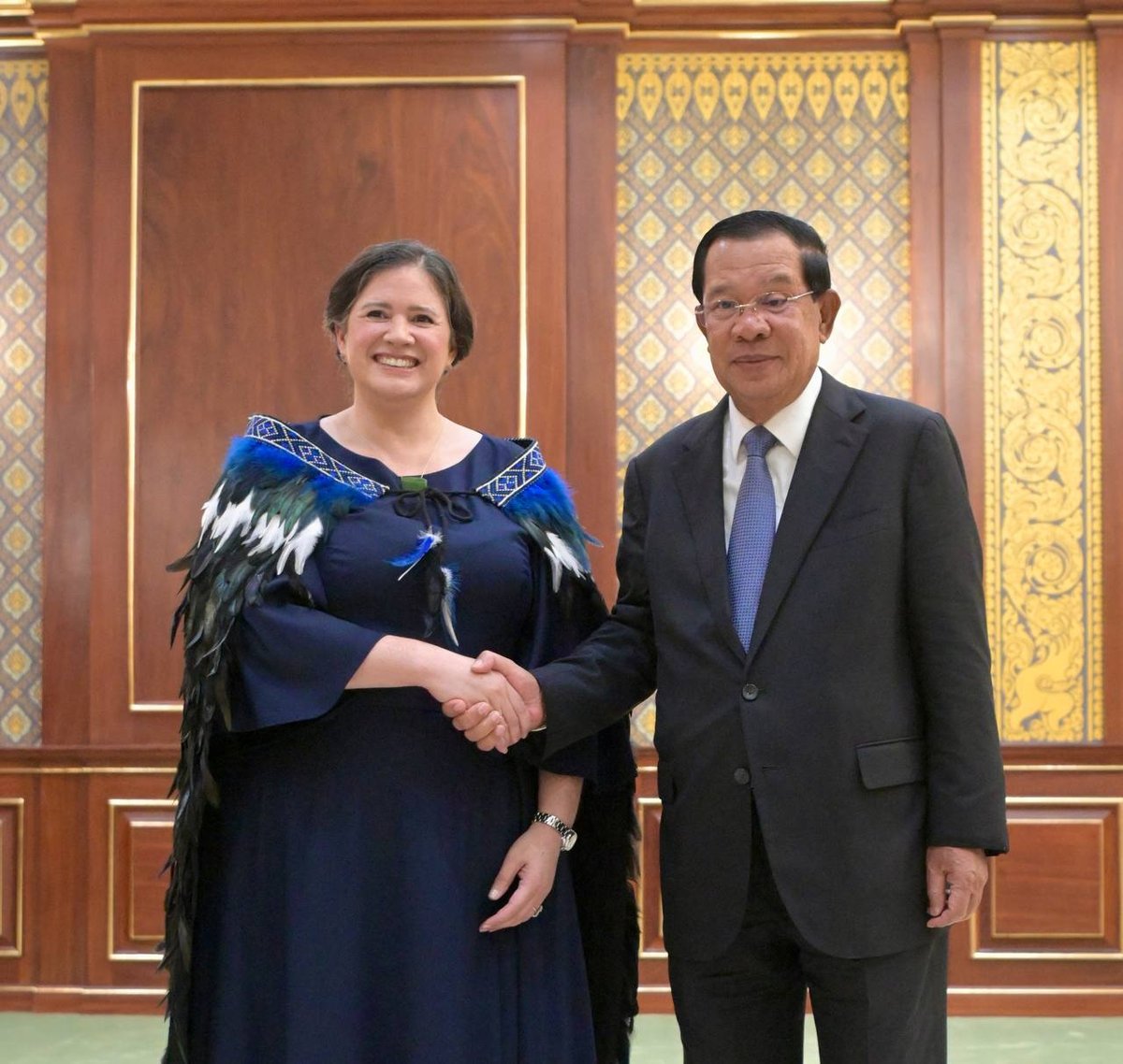 洪森亲王接受新西兰新任驻柬大使递交国书