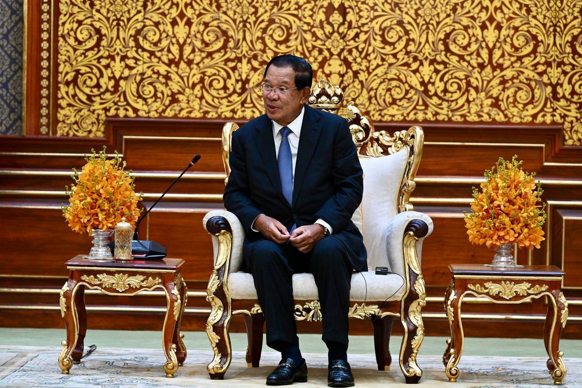 洪森亲王接受新西兰新任驻柬大使递交国书