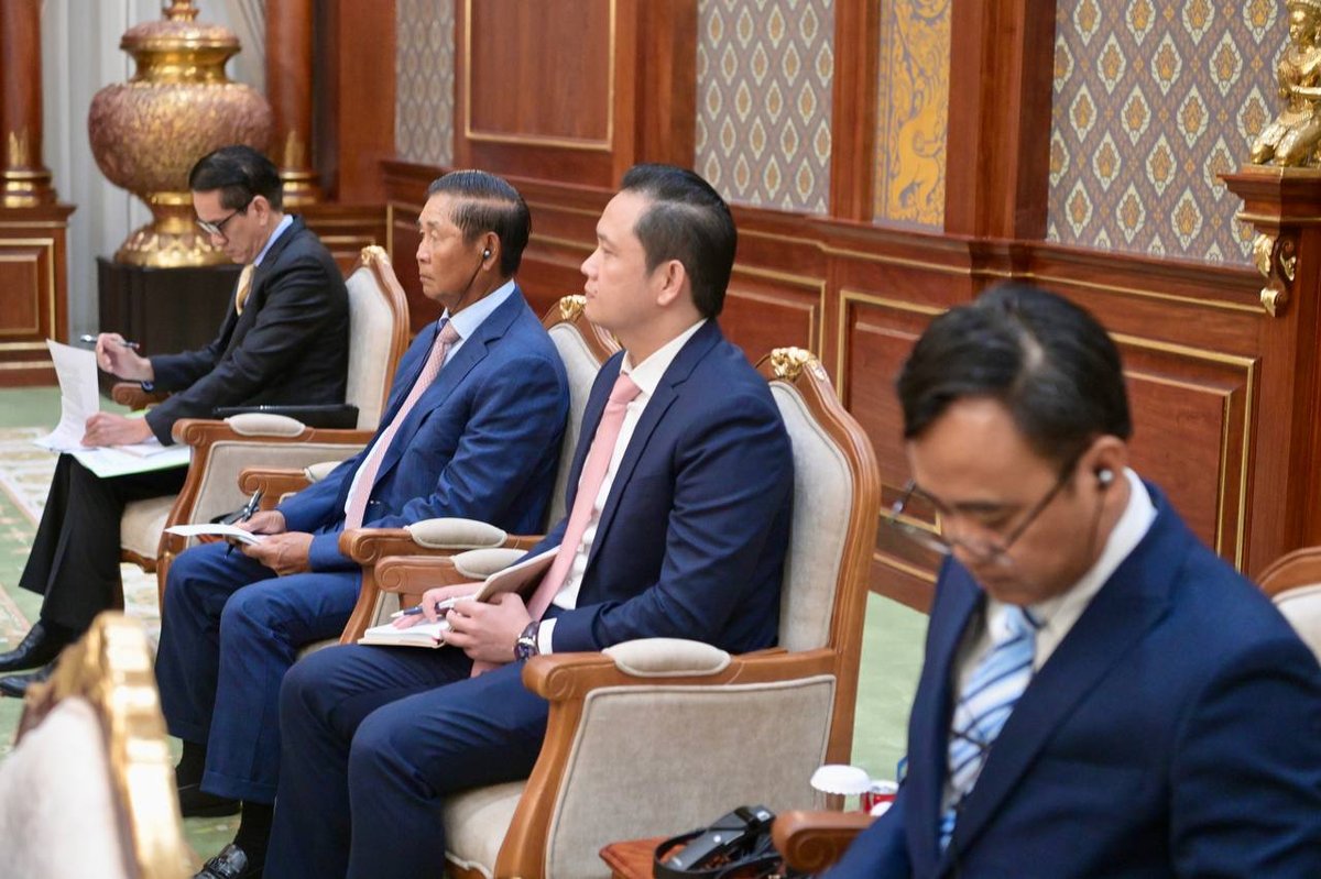 洪森亲王接受新西兰新任驻柬大使递交国书