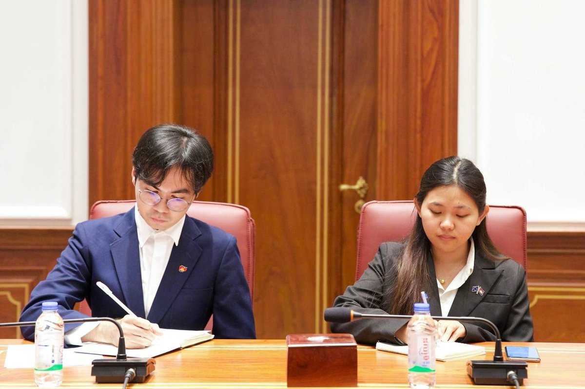 8名柬埔寨学生获法欧奖学金赴法深造