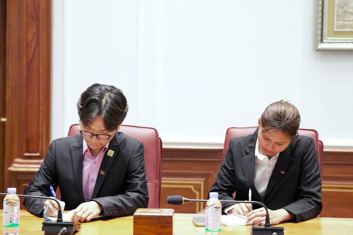 8名柬埔寨学生获法欧奖学金赴法深造