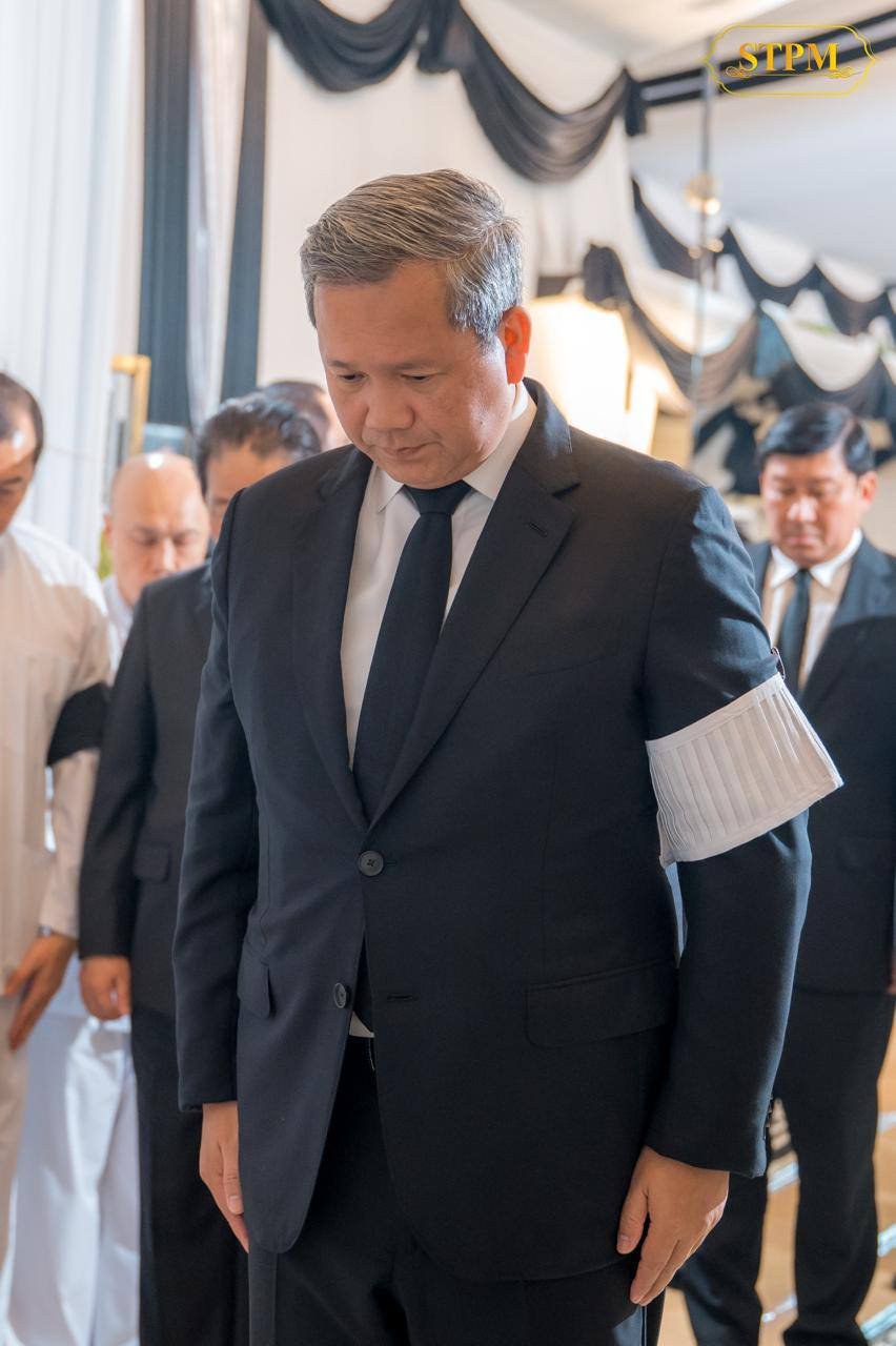 柬埔寨首相洪玛奈及前首相洪森分别前往吊唁已故前农业部长陈萨伦