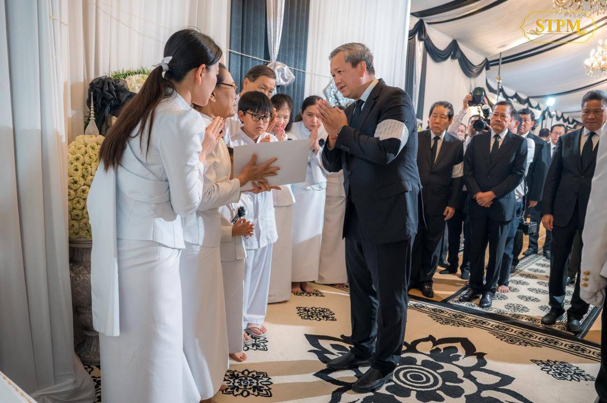 柬埔寨首相洪玛奈及前首相洪森分别前往吊唁已故前农业部长陈萨伦
