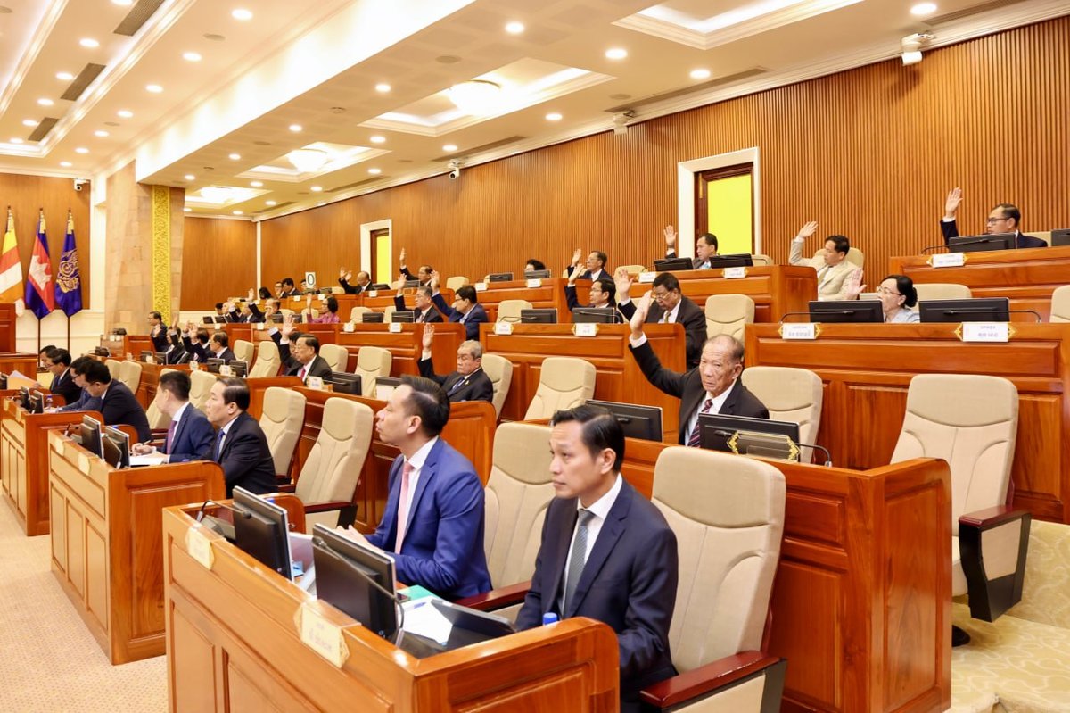 柬埔寨参议院一致通过乡分区行政管理法案,并确认了第六选区的新