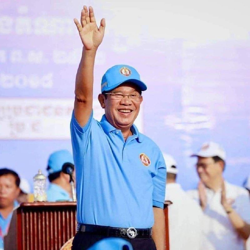 柬埔寨人民党主席洪森公开欢迎蒂夫·索昆加入人民党,并对其及家