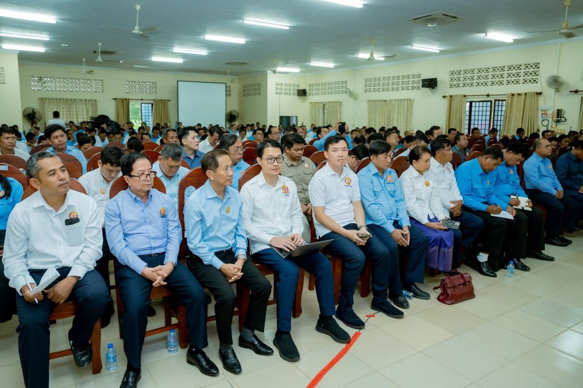 柬埔寨人民党茶胶省工作组召开8月工作总结会议