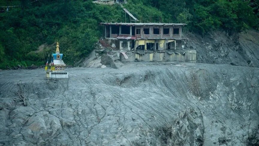 尼泊尔中国边境洪灾致1400人遇难 5800人失踪