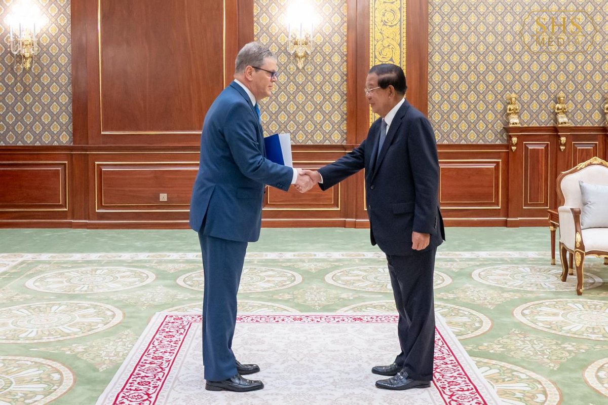 洪森代元首会见乌拉圭新任大使 推进双边外交关系
