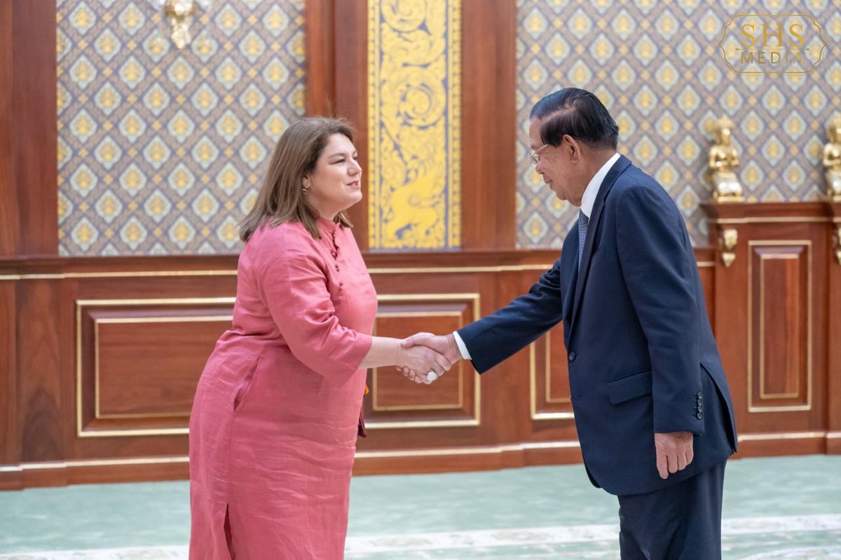 洪森代元首会见乌拉圭新任大使 推进双边外交关系