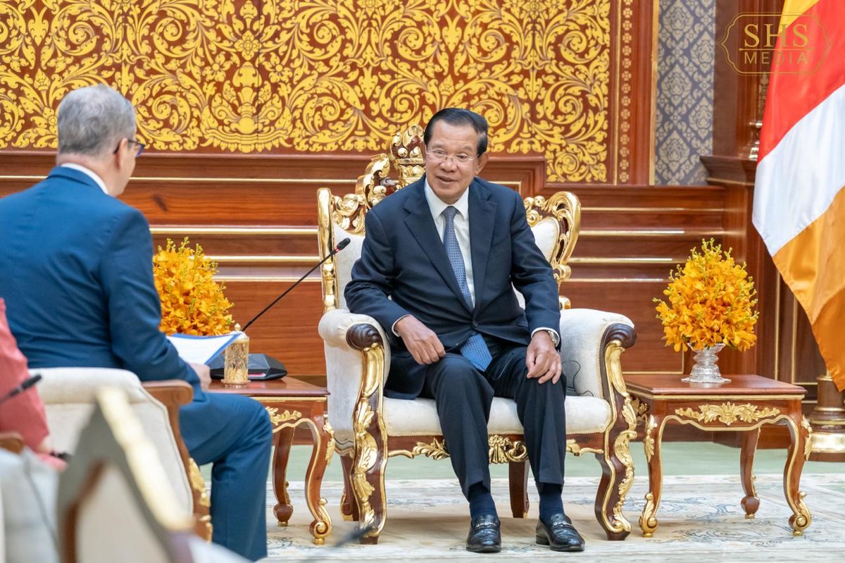 洪森代元首会见乌拉圭新任大使 推进双边外交关系