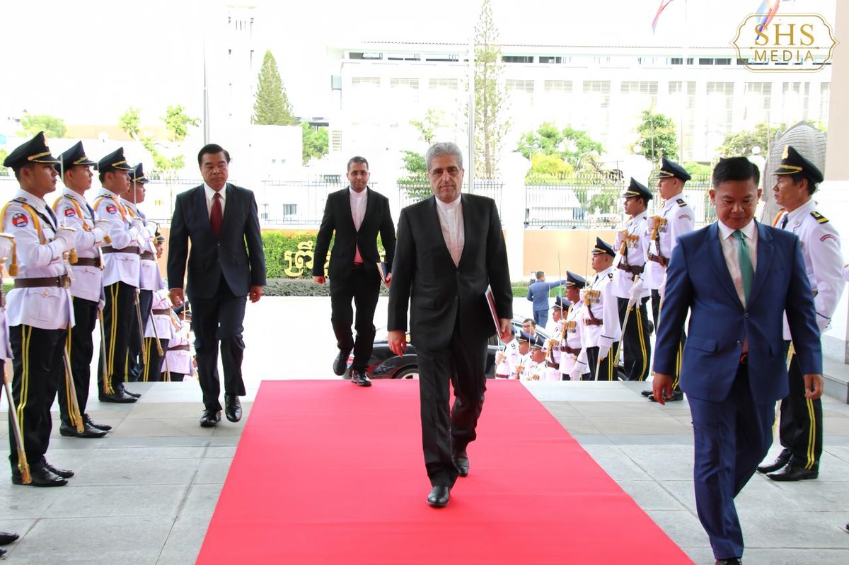 代国家元首洪森在金边会见伊朗驻柬大使Akbar Ghasem