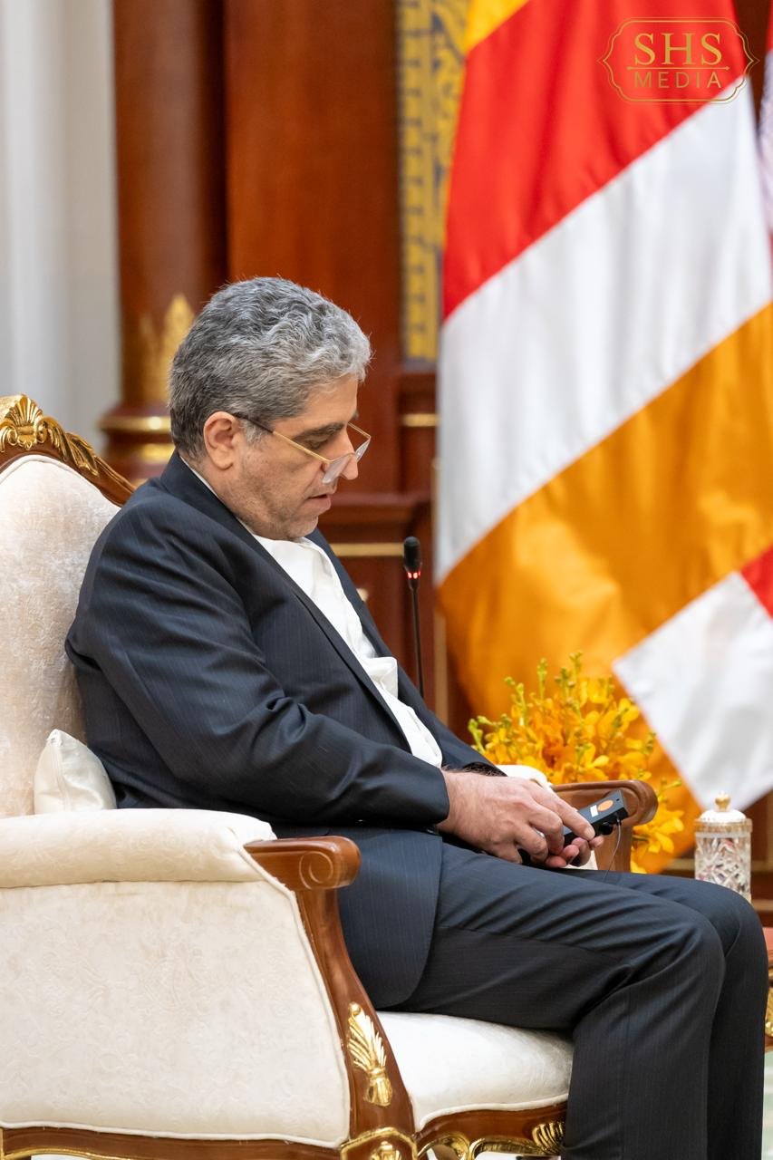 代国家元首洪森在金边会见伊朗驻柬大使Akbar Ghasem