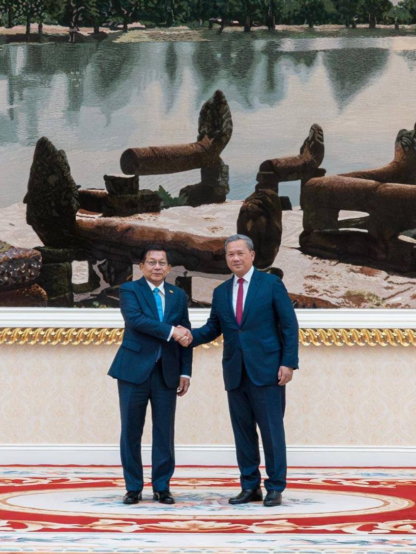 洪玛奈与缅甸领导人敏昂莱举行双边会谈