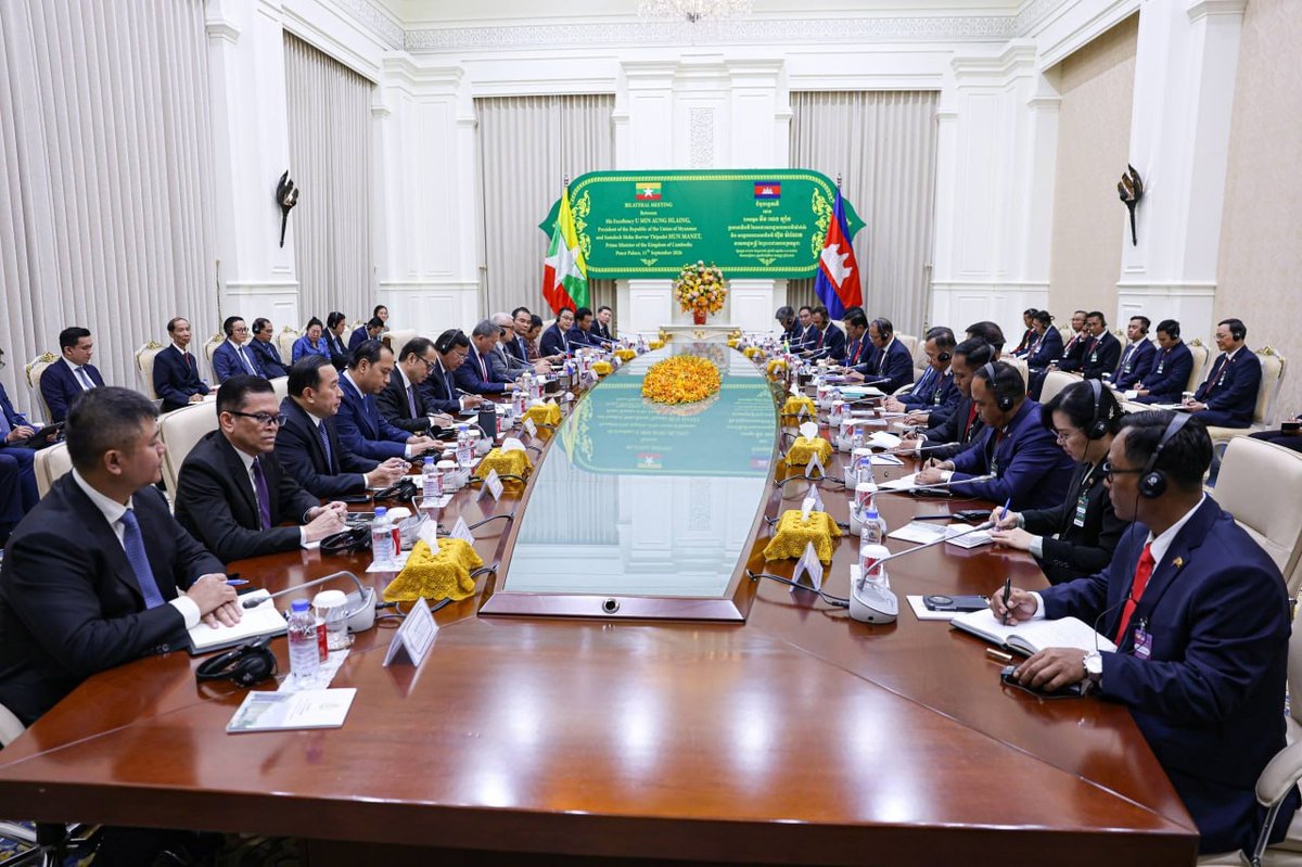 洪玛奈与缅甸领导人敏昂莱举行双边会谈