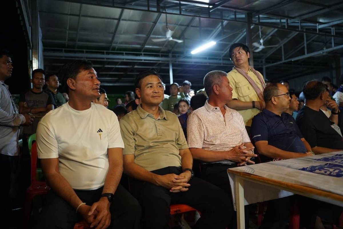 洪玛尼出席社区拳击比赛 与民同乐