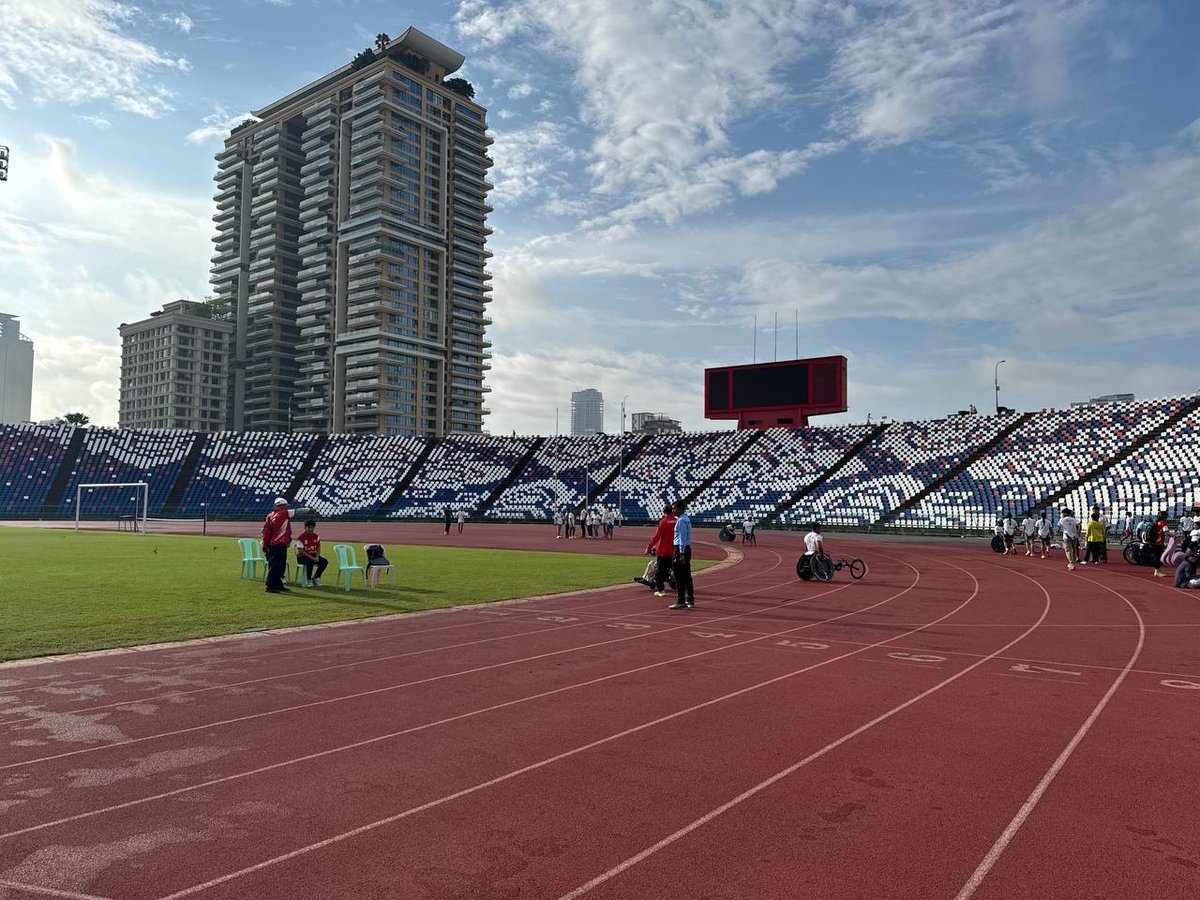 柬埔寨残奥委员会近日在国家奥林匹克体育场举办第七届全国田径锦