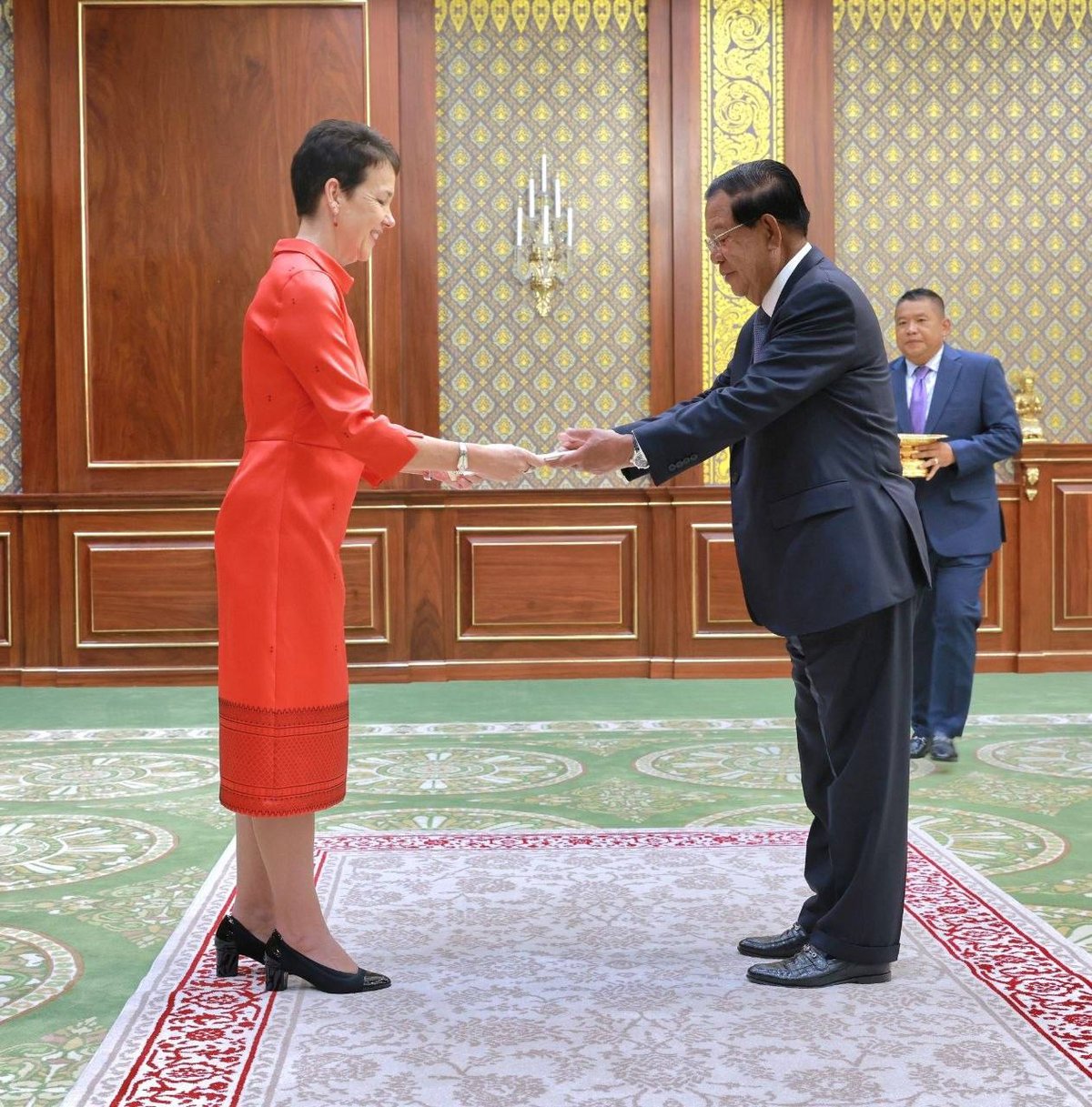 洪森亲王会见德国新任大使 推动双边外交