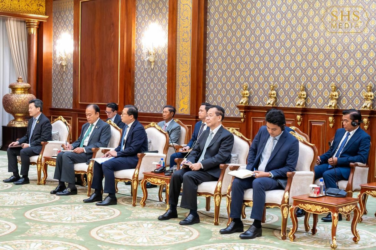 洪森亲王会见格鲁吉亚新任大使 接受国书