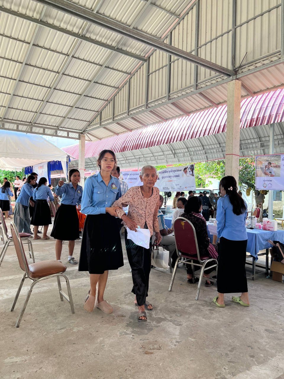 Zara新款连帽夹克上市 售价419,900瑞尔