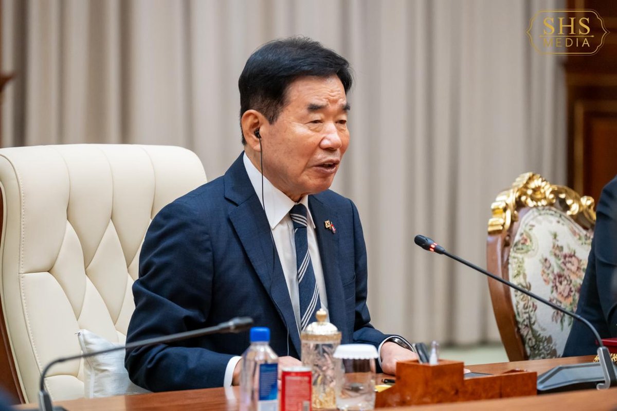 洪森会见韩国前国会议长金振杓 探讨双边友好关系