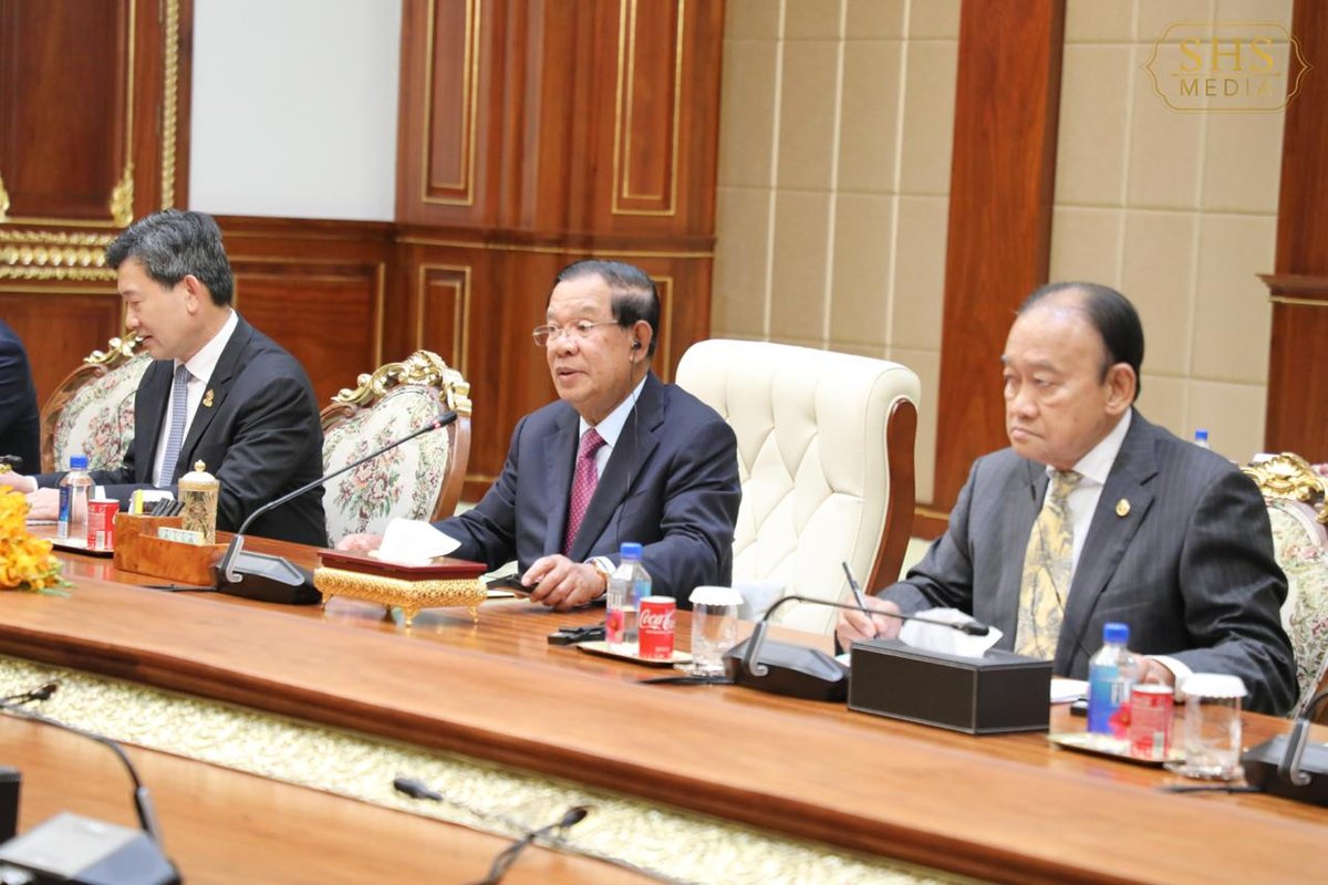 洪森会见韩国前国会议长金振杓 探讨双边友好关系