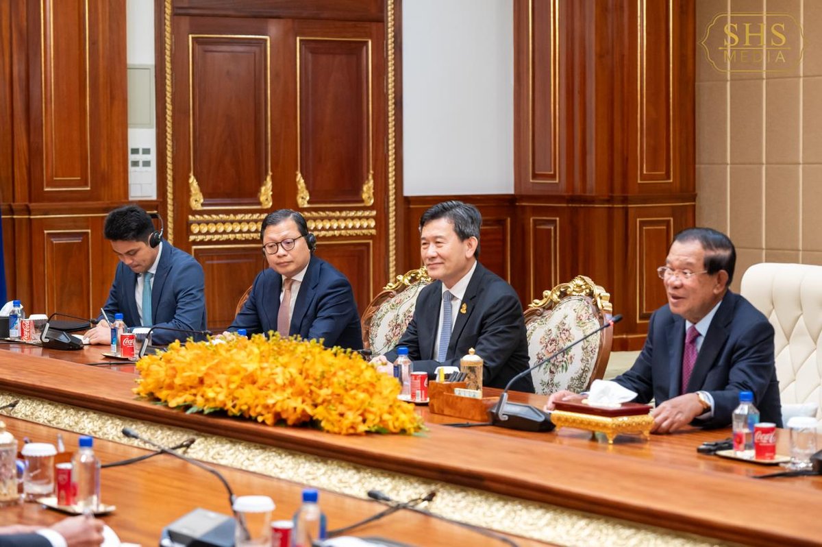 洪森会见韩国前国会议长金振杓 探讨双边友好关系