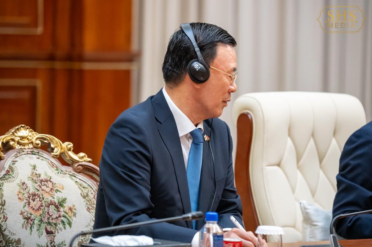 洪森会见韩国前国会议长金振杓 探讨双边友好关系