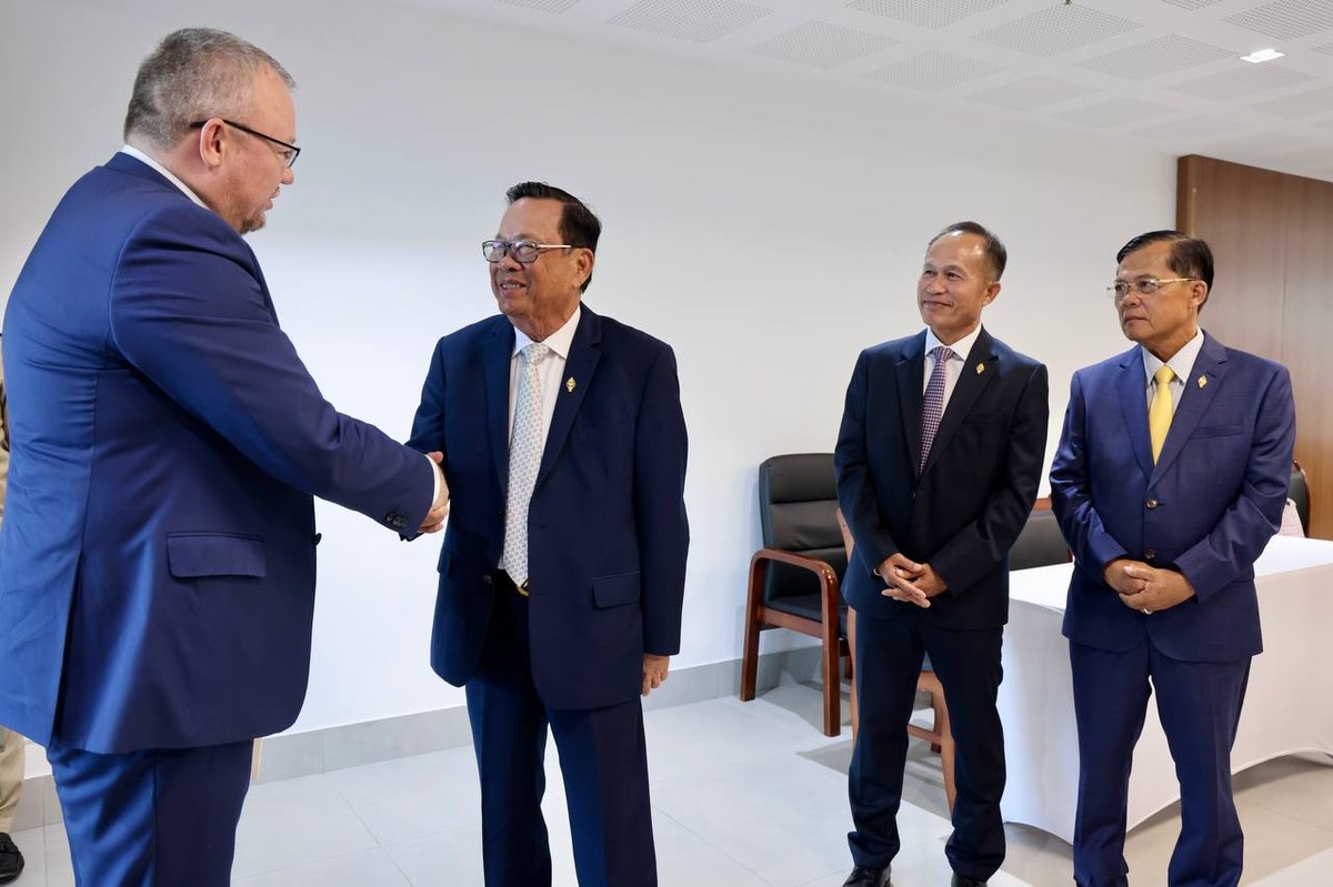 柬埔寨乌克兰加强国际合作 共同支持多边外交