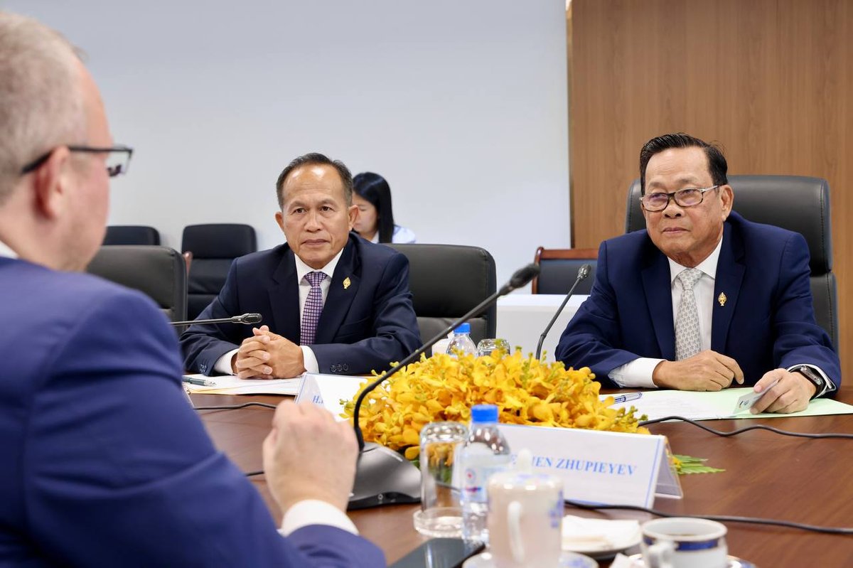 柬埔寨乌克兰加强国际合作 共同支持多边外交