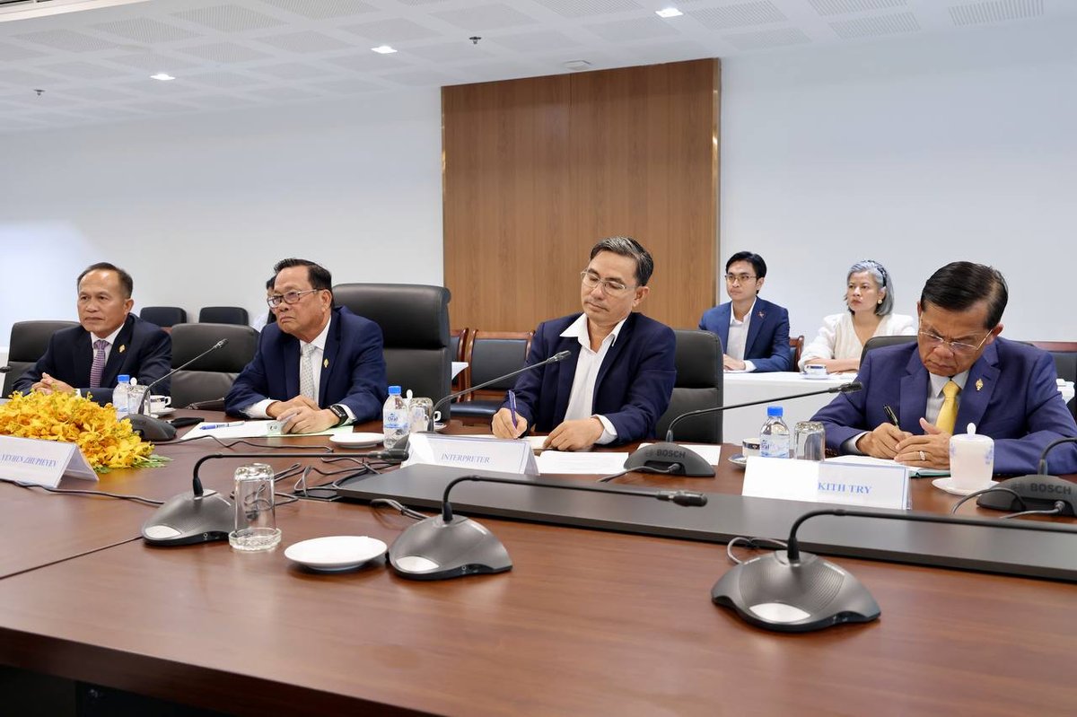 柬埔寨乌克兰加强国际合作 共同支持多边外交