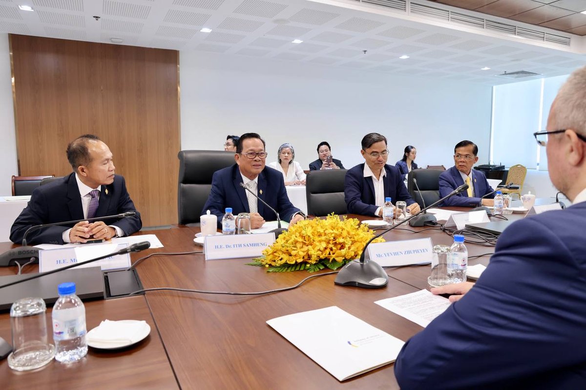 柬埔寨乌克兰加强国际合作 共同支持多边外交