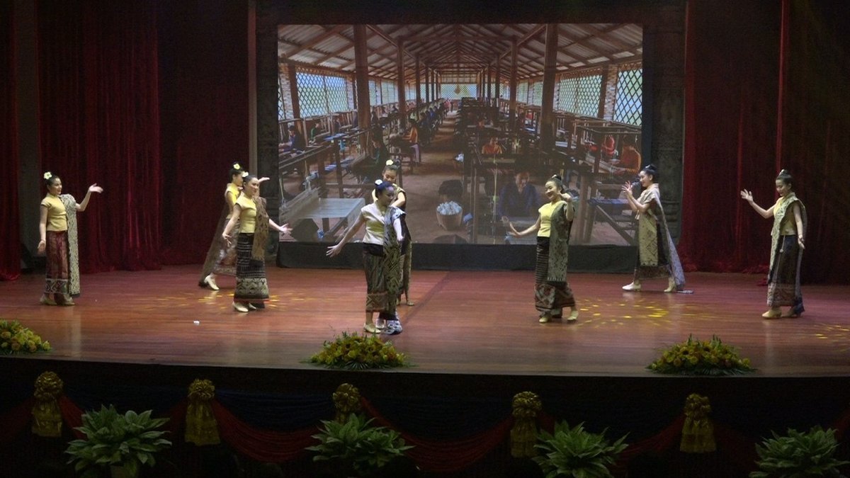 为庆祝柬老建交70周年,老挝文化日活动在柬埔寨正式开幕
