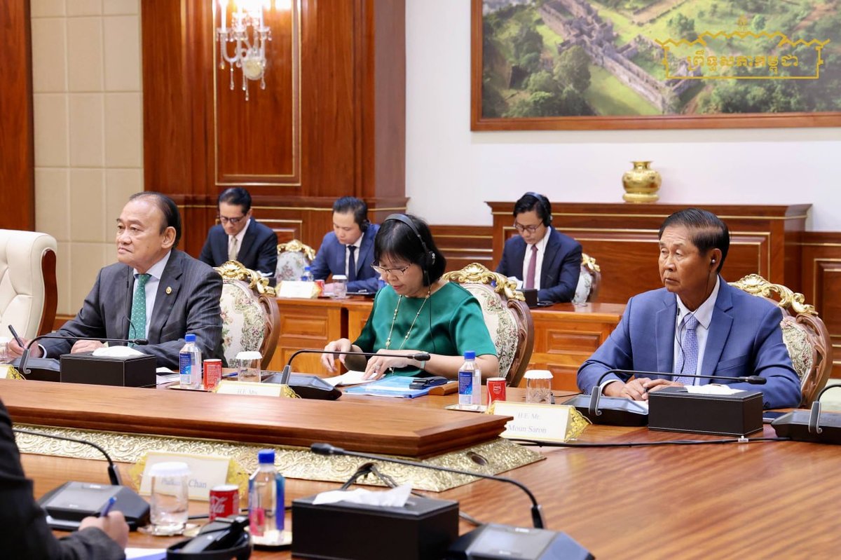 洪森会见欧盟驻柬大使 探讨双边关系