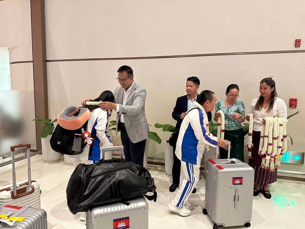 柬埔寨空手道代表团结束在日本的亚洲赛事，选手Van Char
