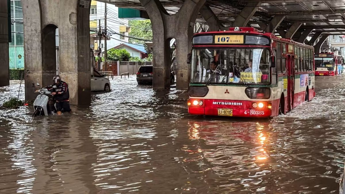 曼谷暴雨成灾被列为灾区 建议减少外出