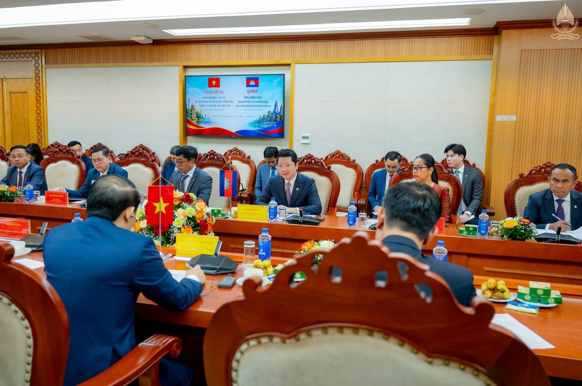柬埔寨监察部部长与越南政府监察总署总监察长举行双边会谈,双方